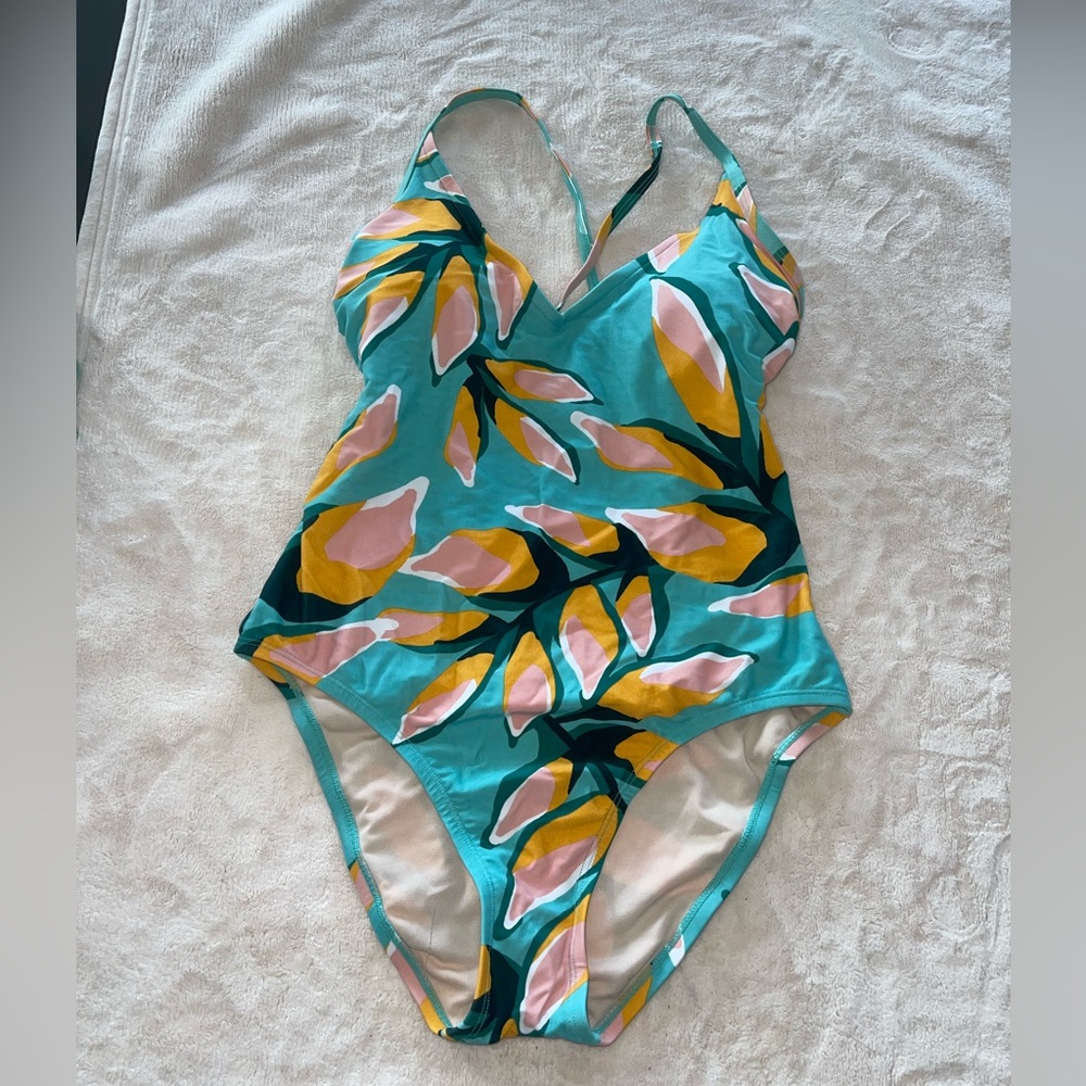 Kona Sol Floral One Piece Swimsuit MEDIUM